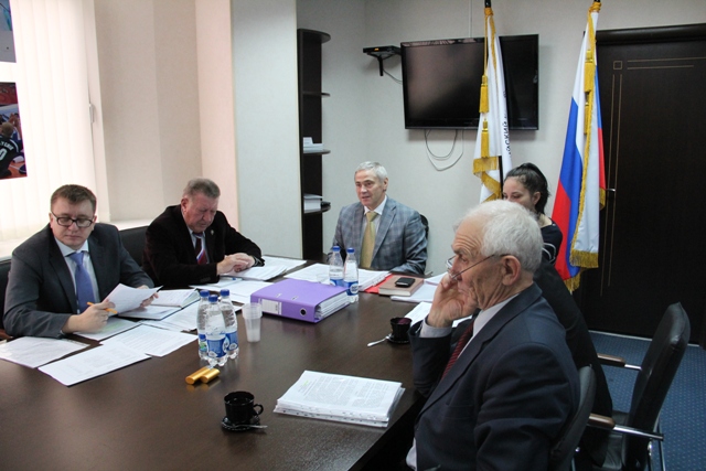 В офисе Паралимпийского комитета России состоялось заседание комиссии по аттестации главных и старших тренеров по летним дисциплинам Всероссийской федерации спорта лиц с ПОДА под руководством П.А. Рожкова