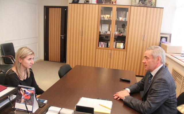 П. А. Рожков в  офисе Паралимпийского комитета России провел рабочую встречу со старшим тренером сборной команды России по велоспорту среди спортсменов с ПОДА  Е. Ф.  Мухортовой