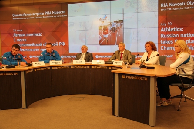 В.П. Лукин, П. А. Рожков, О. В. Семенова, чемпионы и призеры чемпионата  мира  по легкой атлетике  спорта лиц с ПОДА  2013 года в г. Лионе (Франция) Н. Родомакина, Н. Прохоров, Ч. Кобесов в  Международном мультимедийном пресс-центре "РИА Новости"  приня