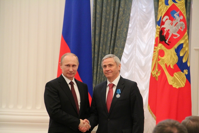 Президент Российской Федерации   В. В. Путин в Кремле вручил государственные награды Российской Федерации организаторам XI Паралимпийских  зимних игр в Сочи, руководителям Всероссийской федерации спорта лиц с ПОДА, тренерам спортивной сборной команды Росс