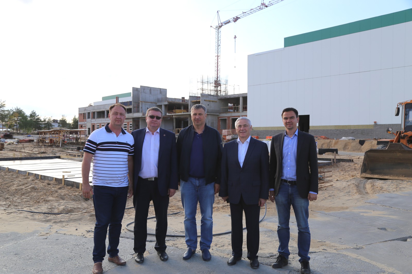        П.А. Рожков и глава города Дзержинска И.Н. Носков посетили строительную площадку регионального центра спортивной подготовки по адаптивным видам спорта      