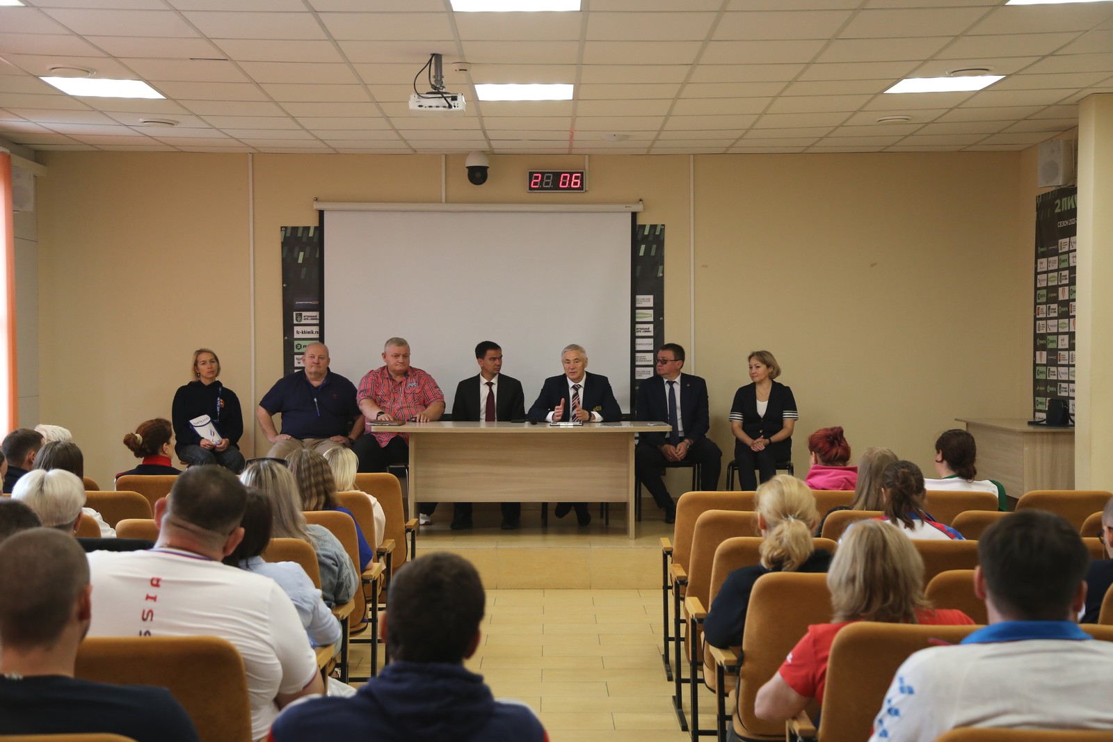        П.А. Рожков в Дзержинске встретился со слушателями курсов повышения квалификации ПКР для тренеров и специалистов по плаванию      