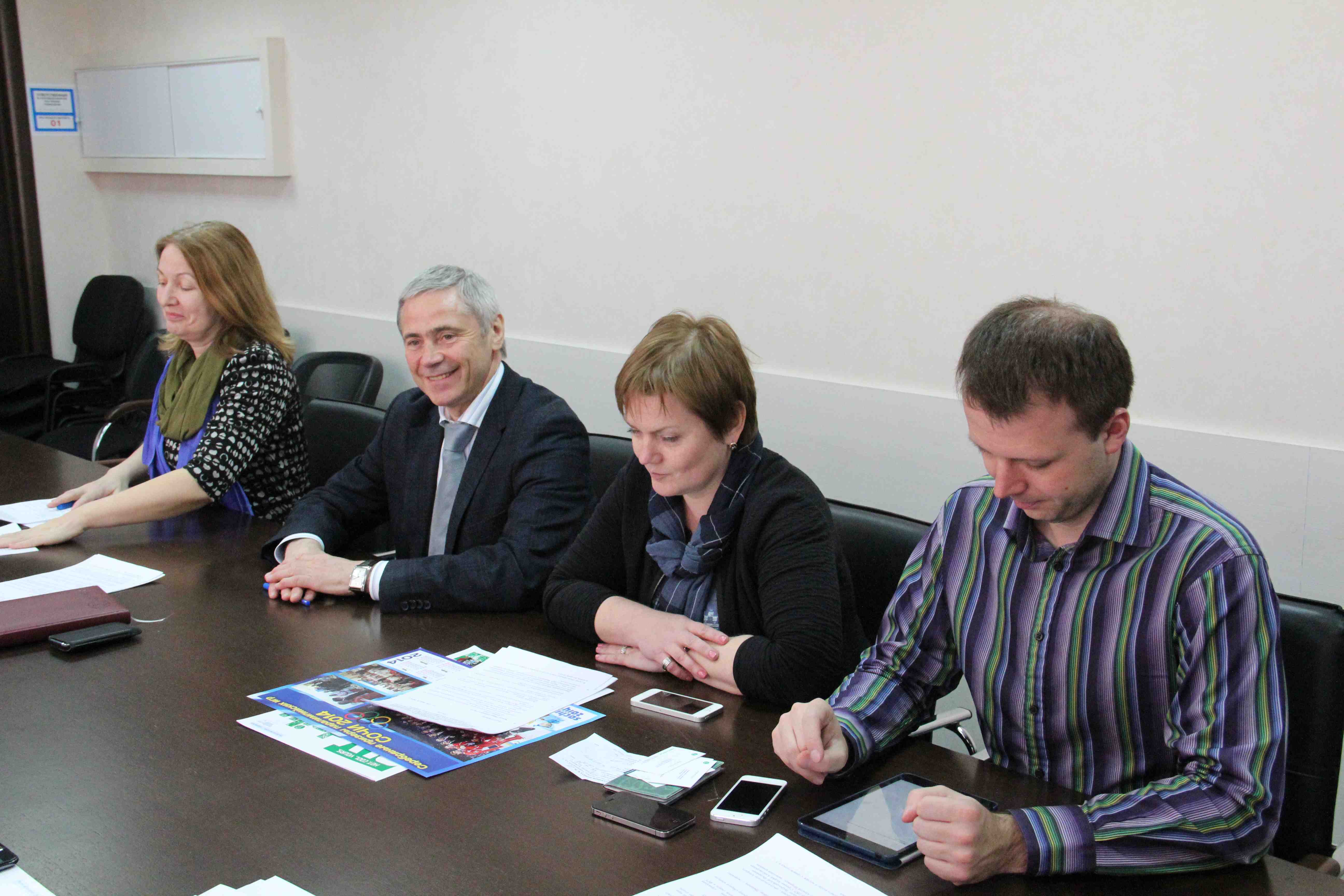 Л.Н. Селезнев, П.А. Рожков в офисе ПКР приняли участие  в заседании общественного Совета, созданного Всероссийской федерацией спорта лиц с ПОДА и компанией ОАО "МегаФон" с целью  развития вида спорта "хоккей-следж"