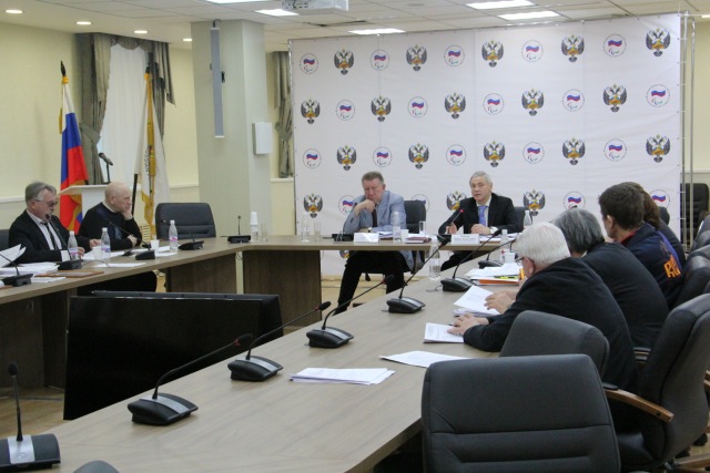 В зале Исполкома Паралимпийского комитета России состоялось заседание Совета Всероссийской федерации спорта лиц с ПОДА под руководством, президента Всероссийской федерации Льва Селезнева