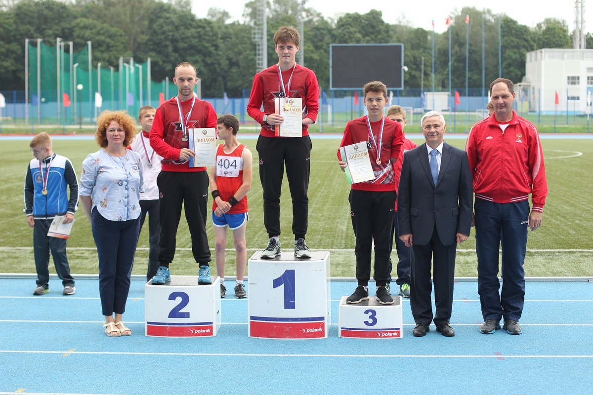 П.А. Рожков, О.В. Семенова в г. Смоленске (Смоленская область) приняли участие в церемонии открытия, просмотре соревнований и церемонии награждения I дня первенства России по легкой атлетике спорта лиц с ПОДА