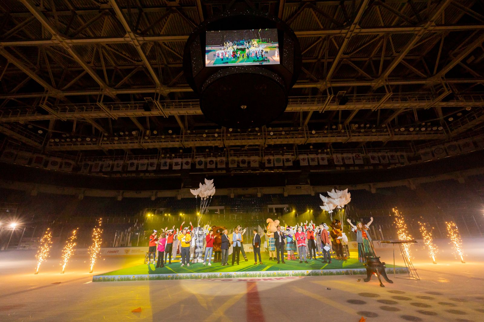 И. Е. Потехин принял участие в торжественной церемонии открытия юбилейного, пятого Всероссийского Фестиваля адаптивного хоккея