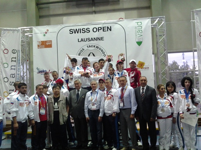 Сборная команда России по тхэквондо среди спортсменов с поражением опорно-двигательного аппарата на чемпионате мира в Швейцарии завоевала 4 золотых, 7 серебряных и 2 бронзовые медали. Российская мужская сборная заняла первое место среди национальных коман