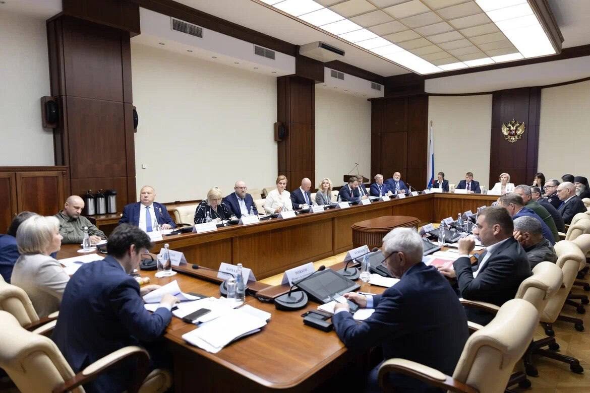        П.А. Рожков принял участие в заседании наблюдательного совета фонда «Защитники Отечества», проводимом под председательством первого заместителя Руководителя Администрации Президента РФ С.В. Кириенко      